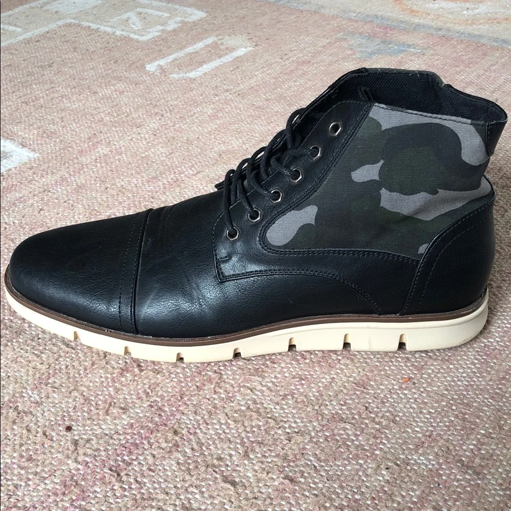 Vostey Men’s Black Leather and Camo Lace-Up Chukka Boots Size 12